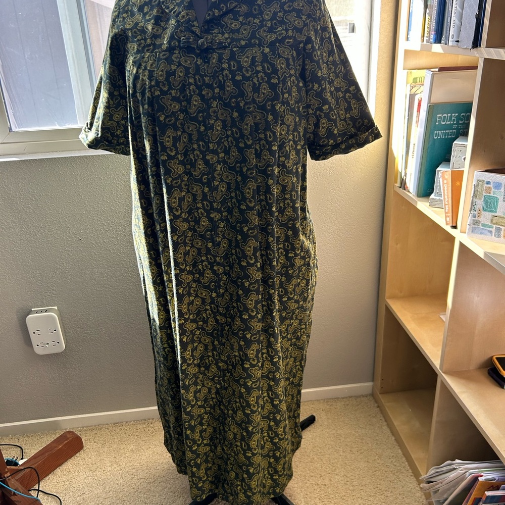 Elegant Green Paisley Dress